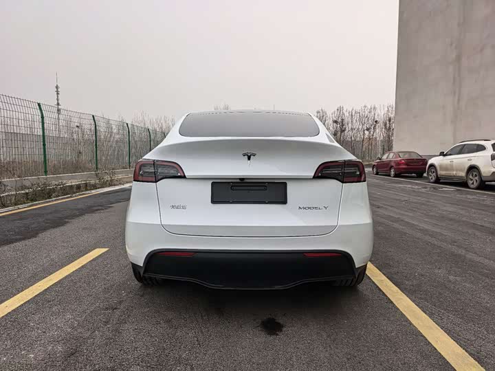 Фото 6 - Tesla Model Y