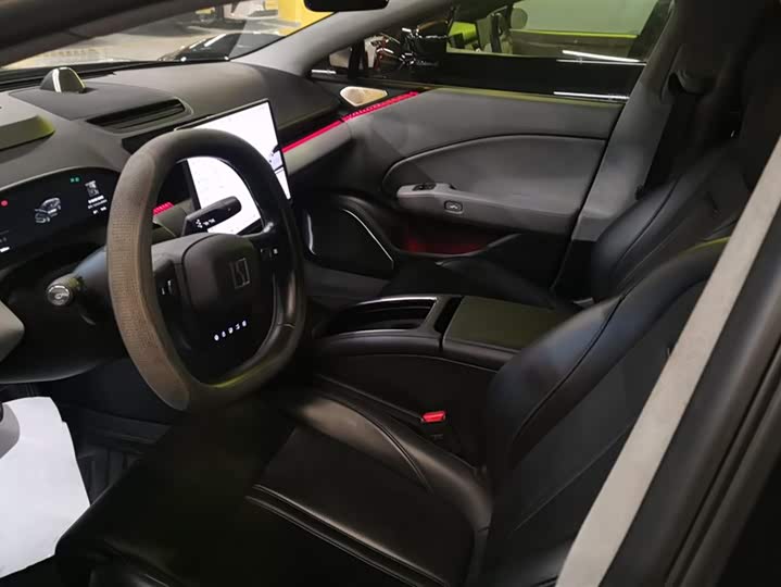 Фото 9 - Zeekr 007