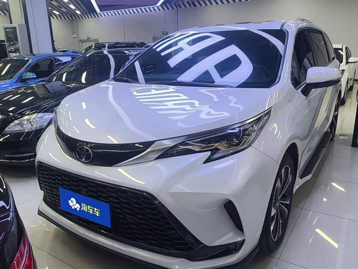 Фото 1 - Toyota Granvia