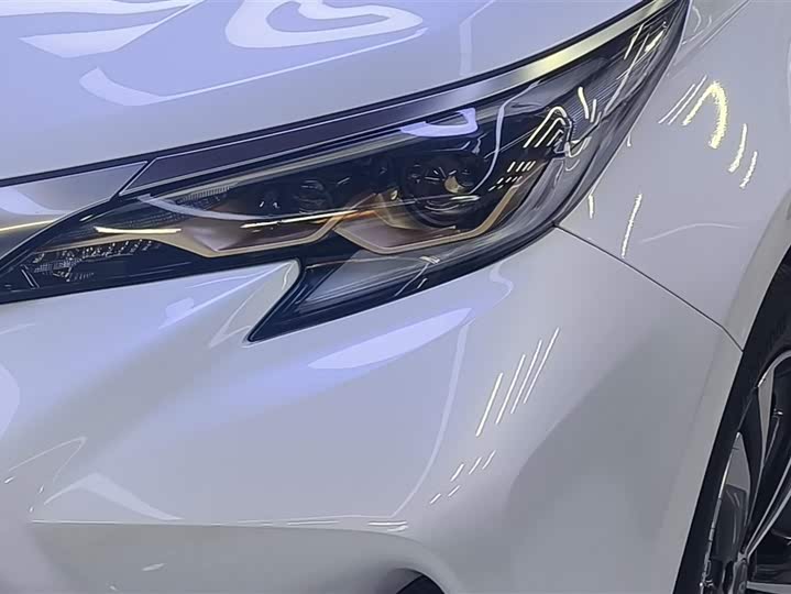 Фото 5 - Toyota Granvia