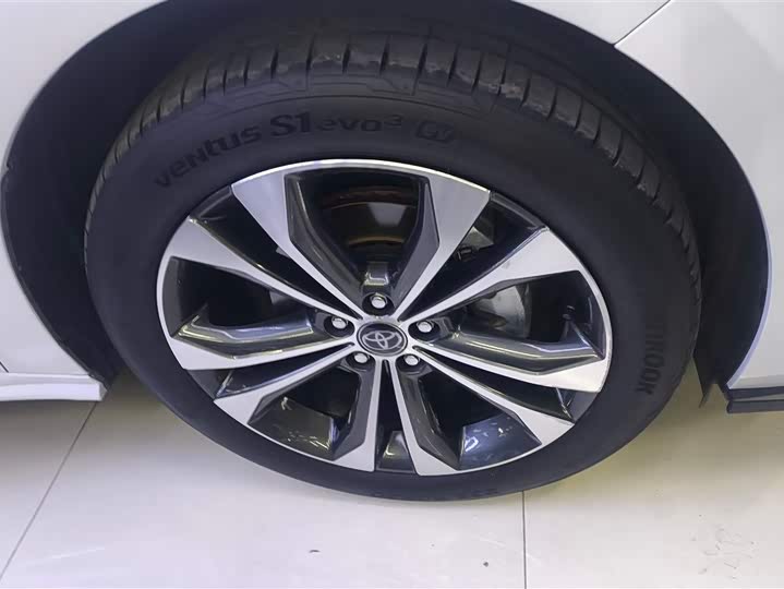 Фото 6 - Toyota Granvia