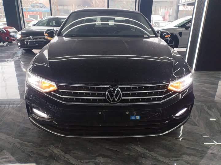 Фото 3 - Volkswagen Magotan