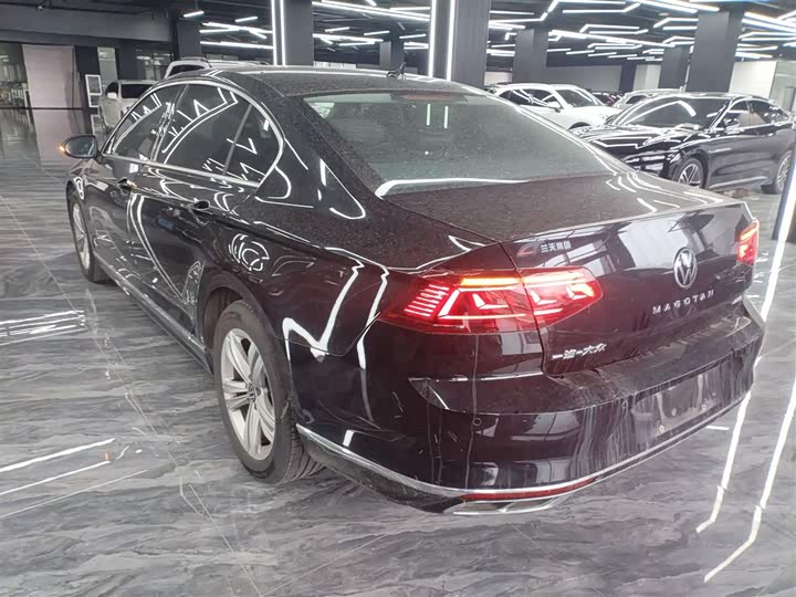 Фото 5 - Volkswagen Magotan