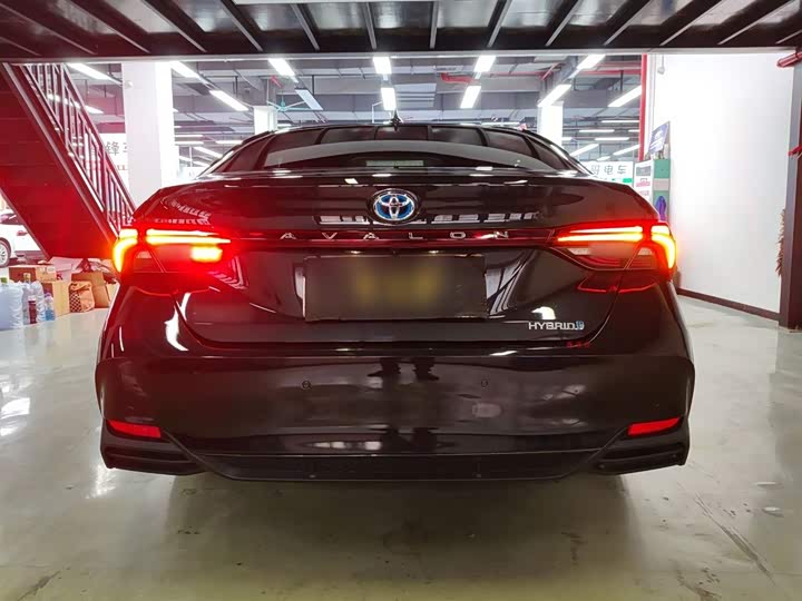 Фото 6 - Toyota Avalon