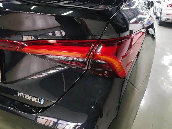 Фото 8 - Toyota Avalon