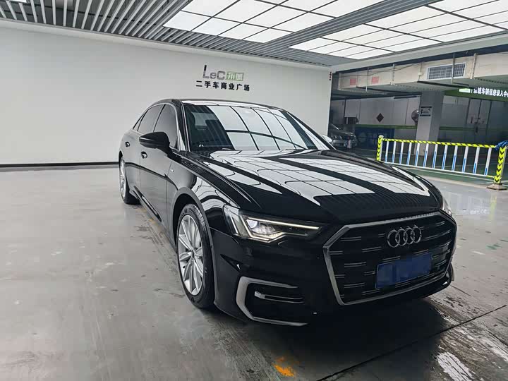 Фото 1 - Audi A6L