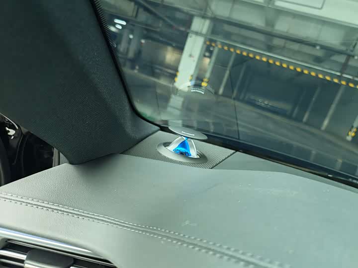 Фото 9 - Audi A6L