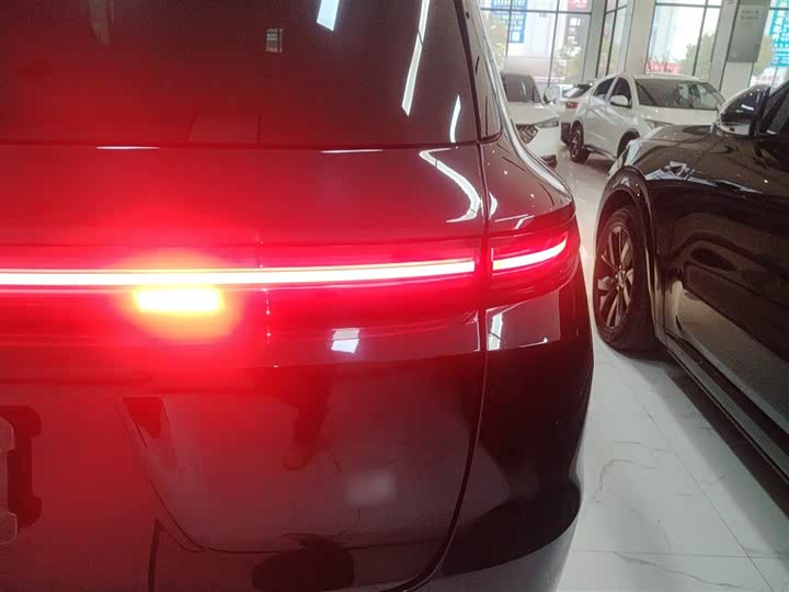 Фото 8 - LiXiang L9