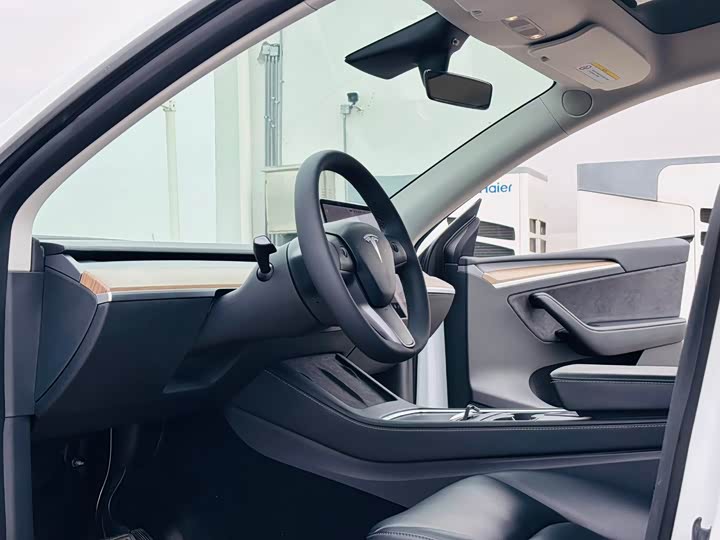 Фото 4 - Tesla Model Y