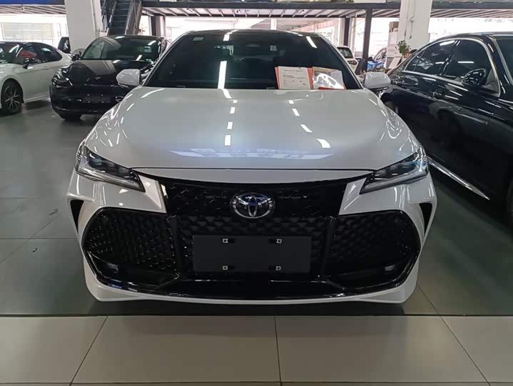 Фото 2 - Toyota Avalon