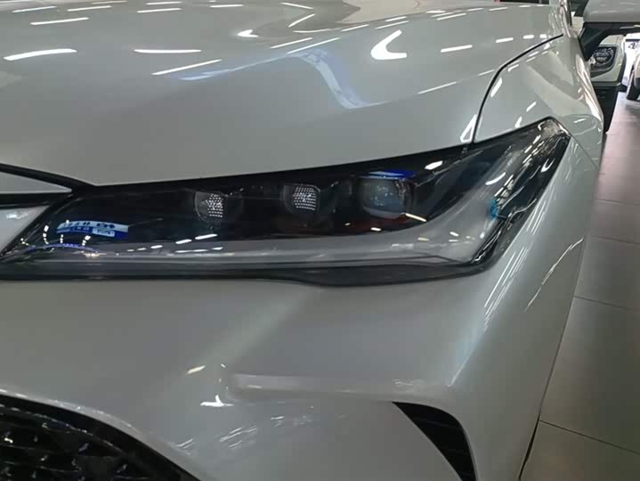 Фото 5 - Toyota Avalon