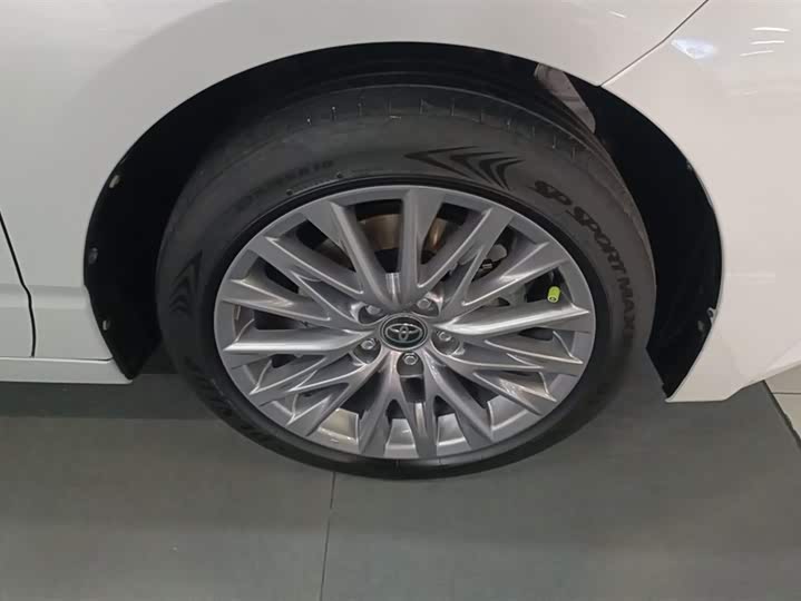 Фото 6 - Toyota Avalon