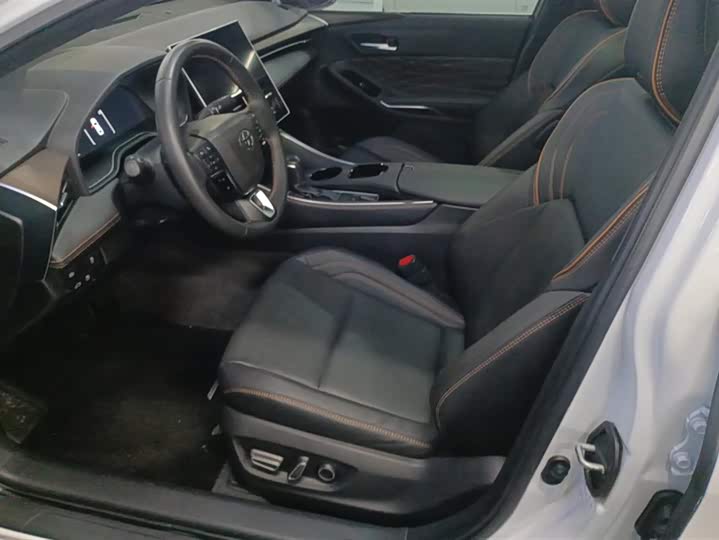 Фото 9 - Toyota Avalon