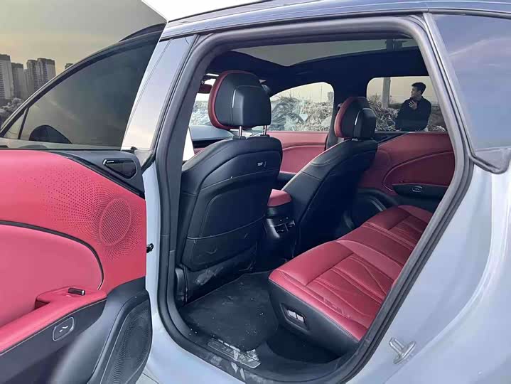 Фото 6 - Zeekr 007 GT