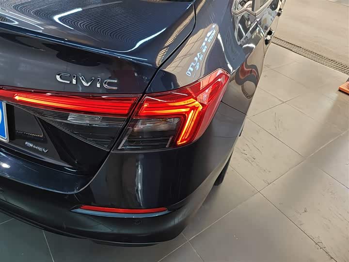 Фото 8 - Honda Civic