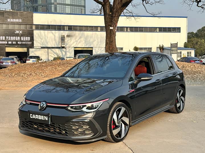 Фото 1 - Volkswagen Golf GTI