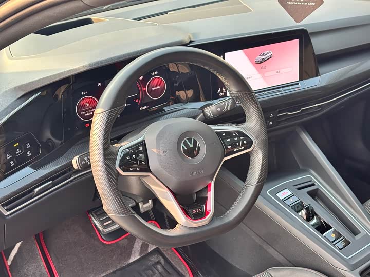Фото 5 - Volkswagen Golf GTI