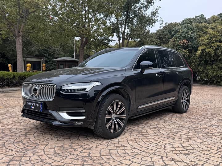 Фото 1 - Volvo XC90