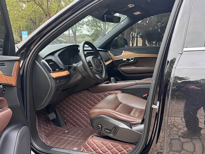 Фото 6 - Volvo XC90