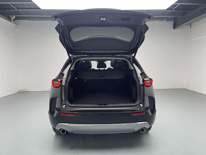 Фото 8 - Mazda CX-50