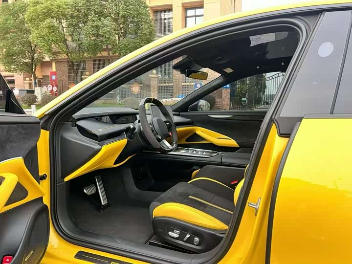 Фото 6 - Xiaomi SU7 Ultra