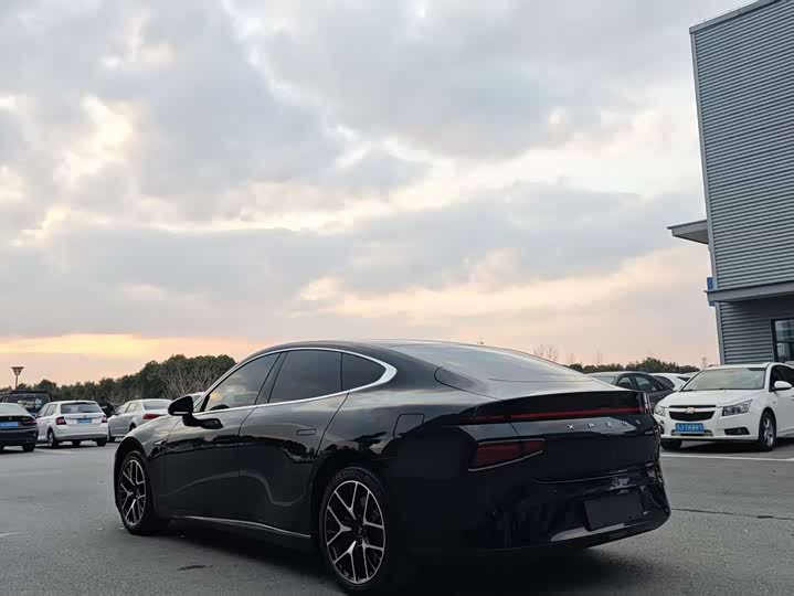 Фото 4 - XPeng P7