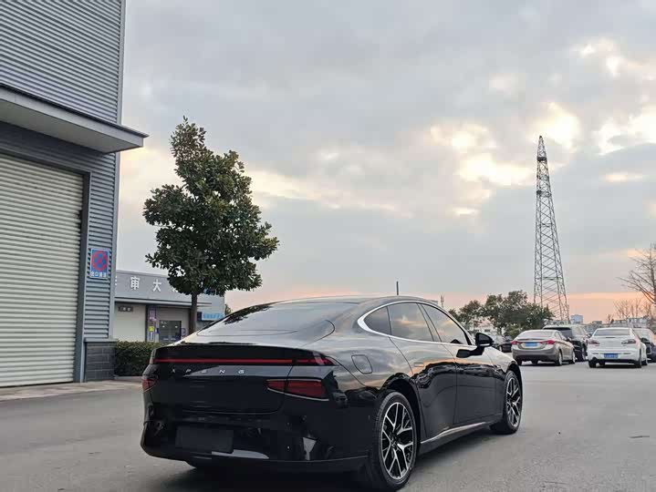 Фото 6 - XPeng P7