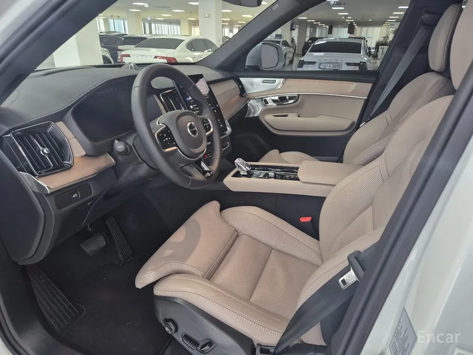 Фото 16 - Volvo XC90