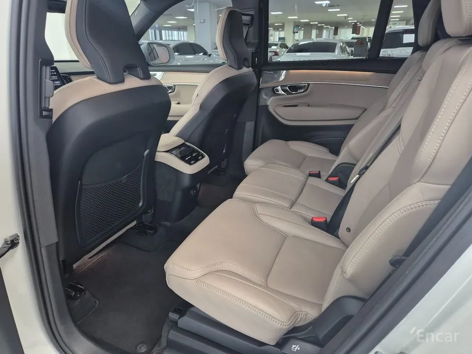 Фото 17 - Volvo XC90