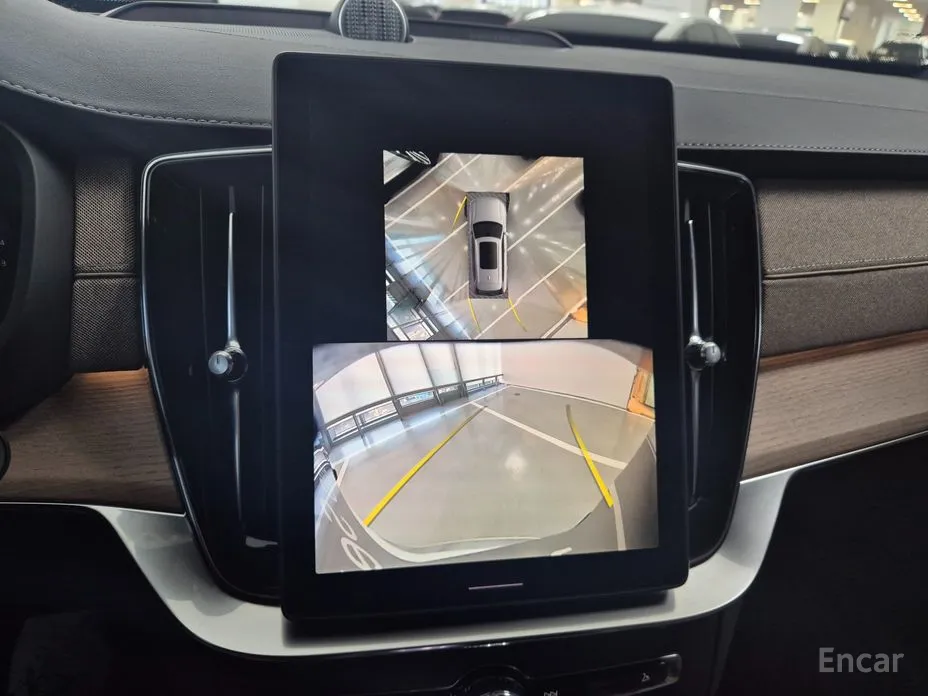 Фото 8 - Volvo XC90