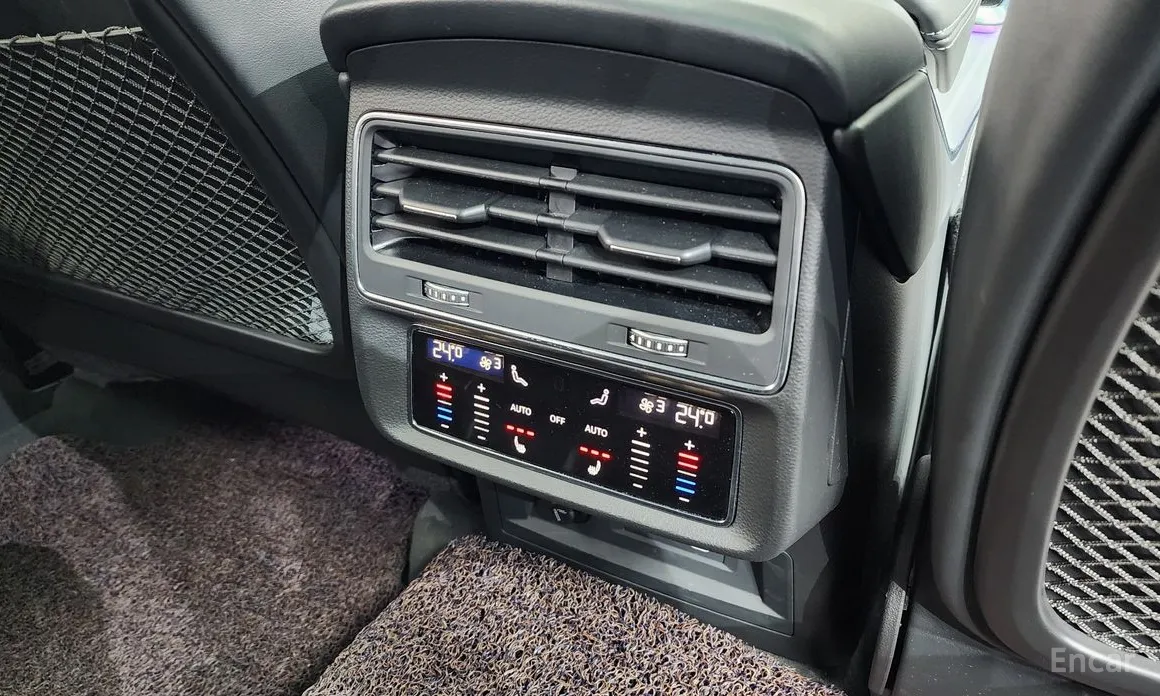 Фото 18 - Audi Q7