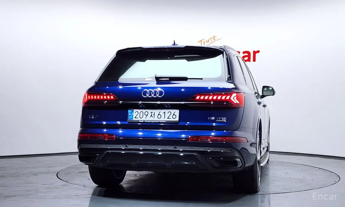 Фото 4 - Audi Q7