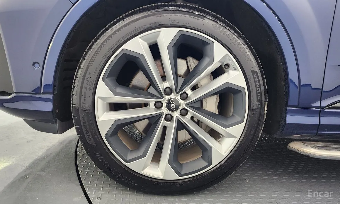 Фото 5 - Audi Q7