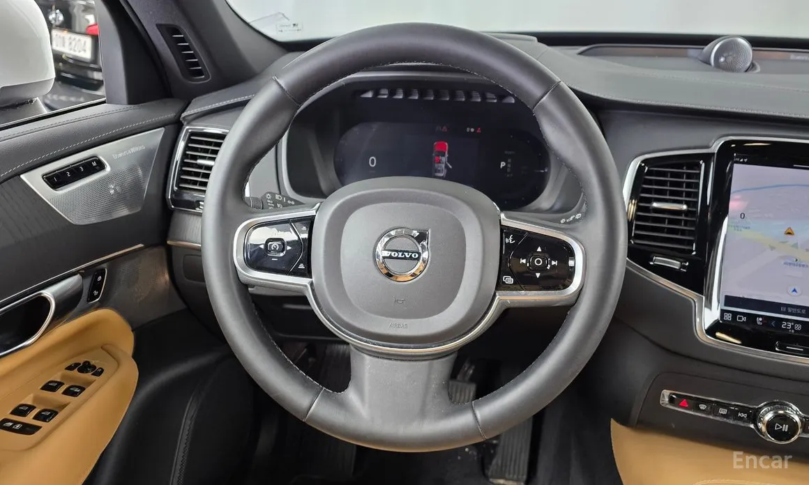 Фото 13 - Volvo XC90