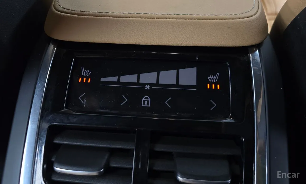 Фото 19 - Volvo XC90