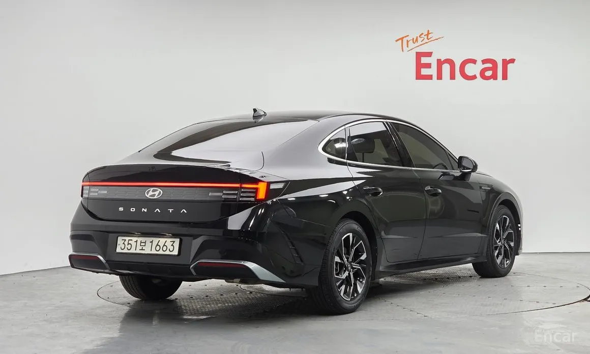 Фото 2 - Hyundai Sonata