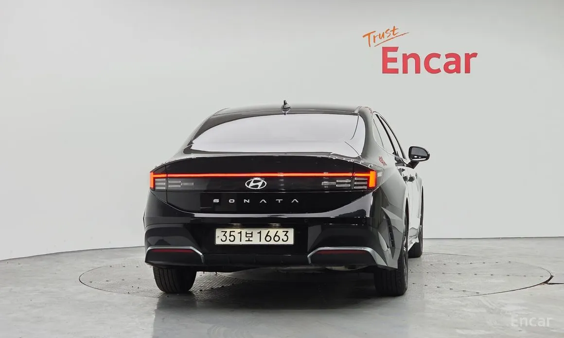 Фото 4 - Hyundai Sonata