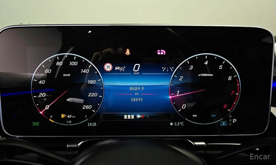 Фото 8 - Mercedes-Benz S-Class