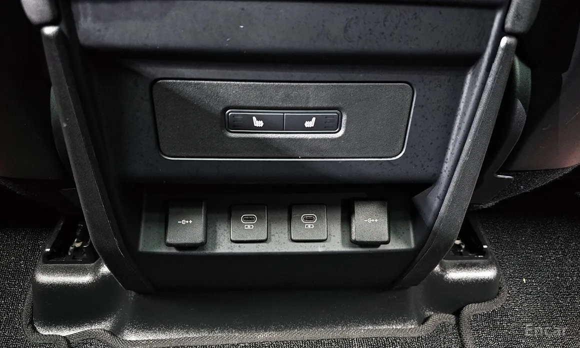 Фото 17 - Land Rover Defender