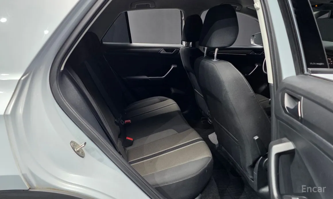 Фото 12 - Volkswagen T-Roc