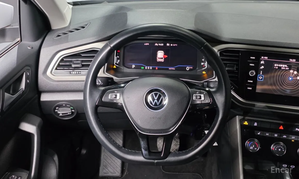 Фото 13 - Volkswagen T-Roc