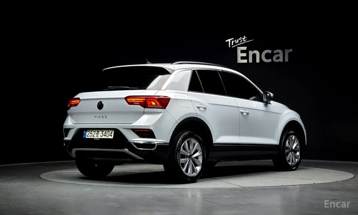 Фото 2 - Volkswagen T-Roc