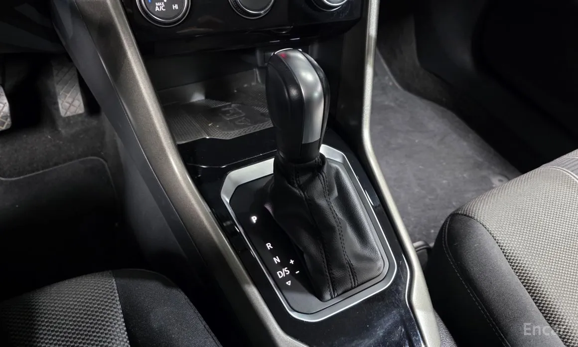 Фото 9 - Volkswagen T-Roc