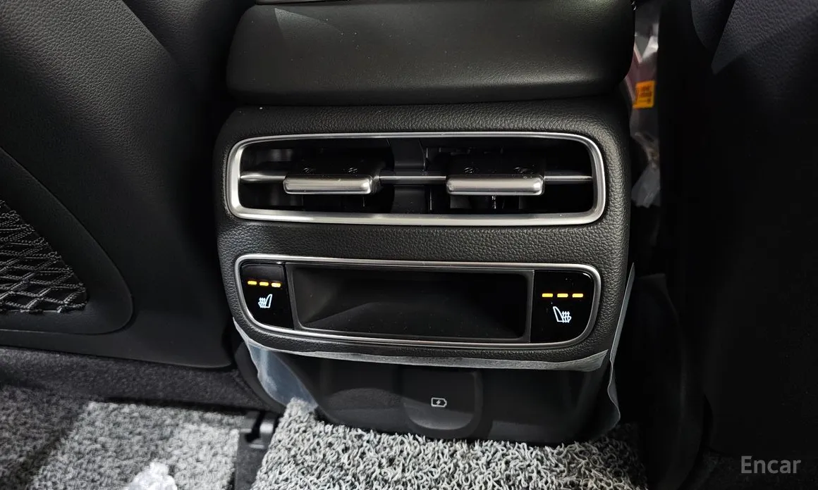 Фото 19 - Genesis GV70