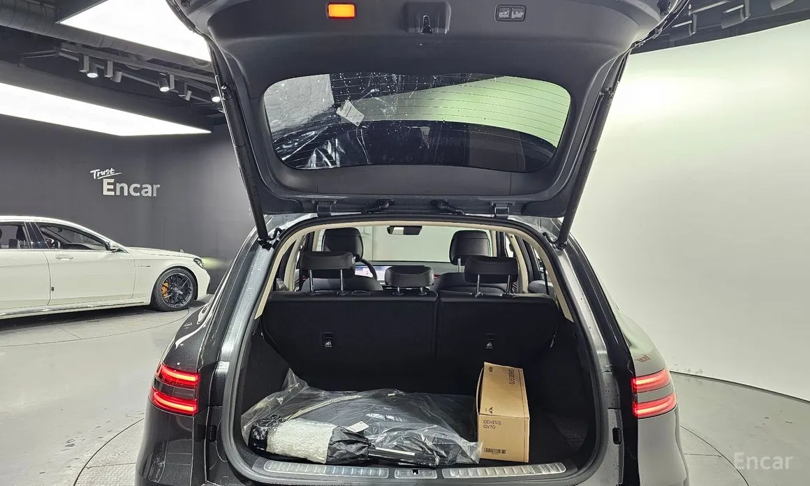 Фото 20 - Genesis GV70