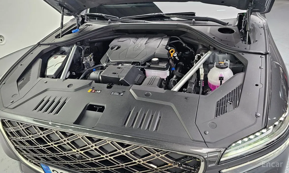 Фото 6 - Genesis GV70