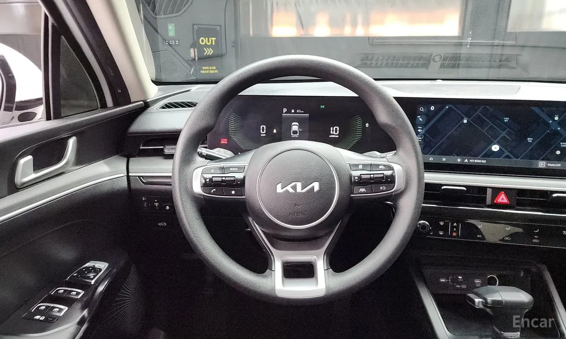 Фото 13 - Kia K5