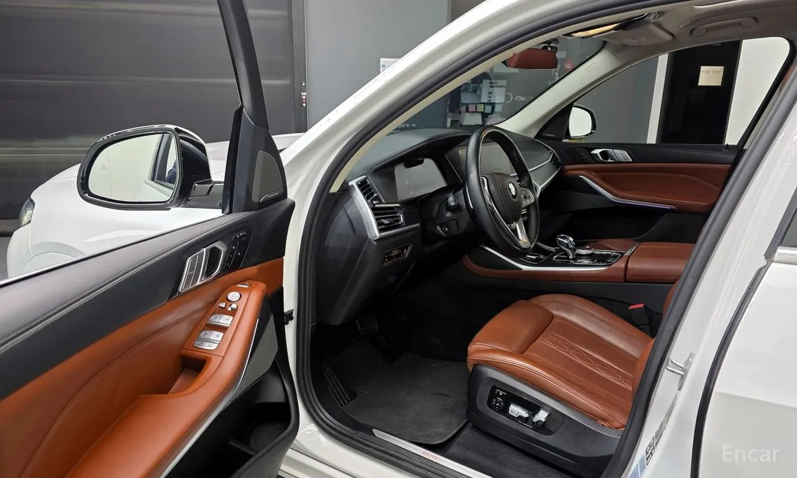 Фото 10 - BMW X7