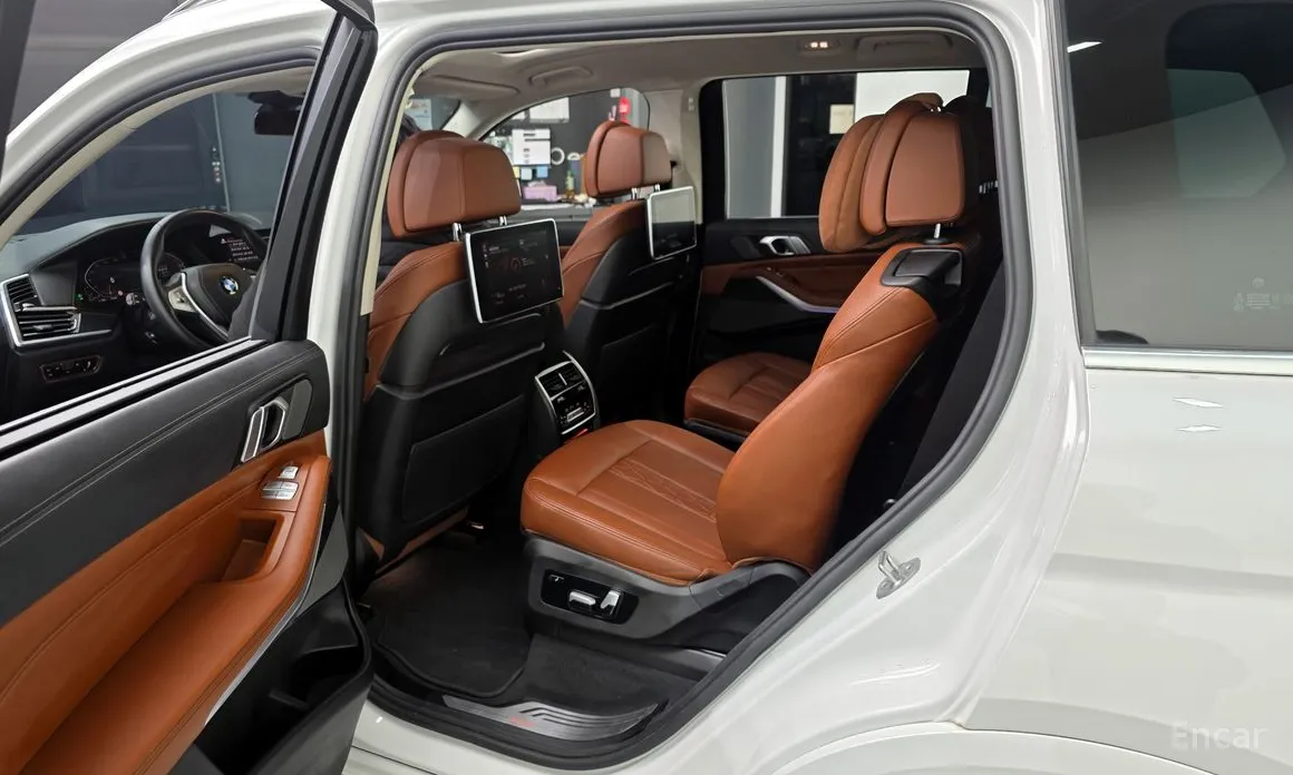 Фото 11 - BMW X7