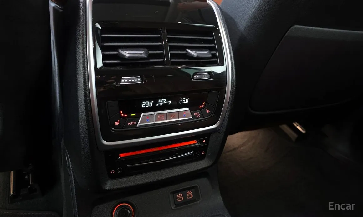 Фото 17 - BMW X7